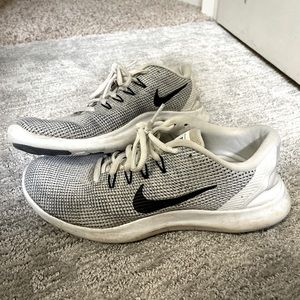 Women’s Size 9 Nikes
